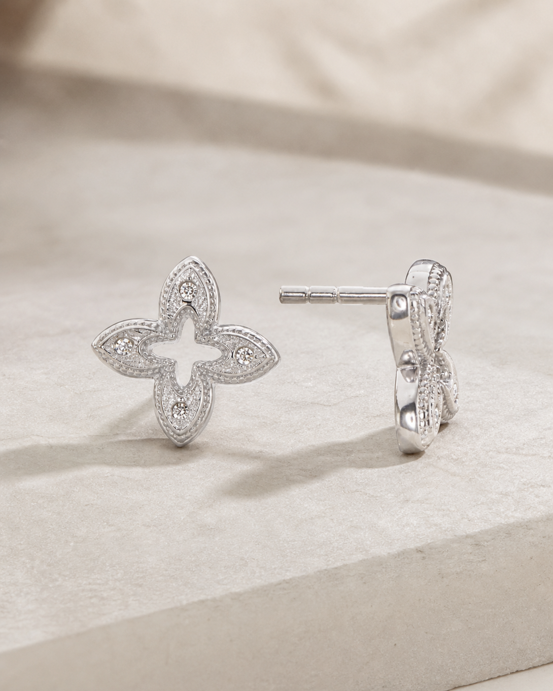 Éclat Clover Stud Earrings