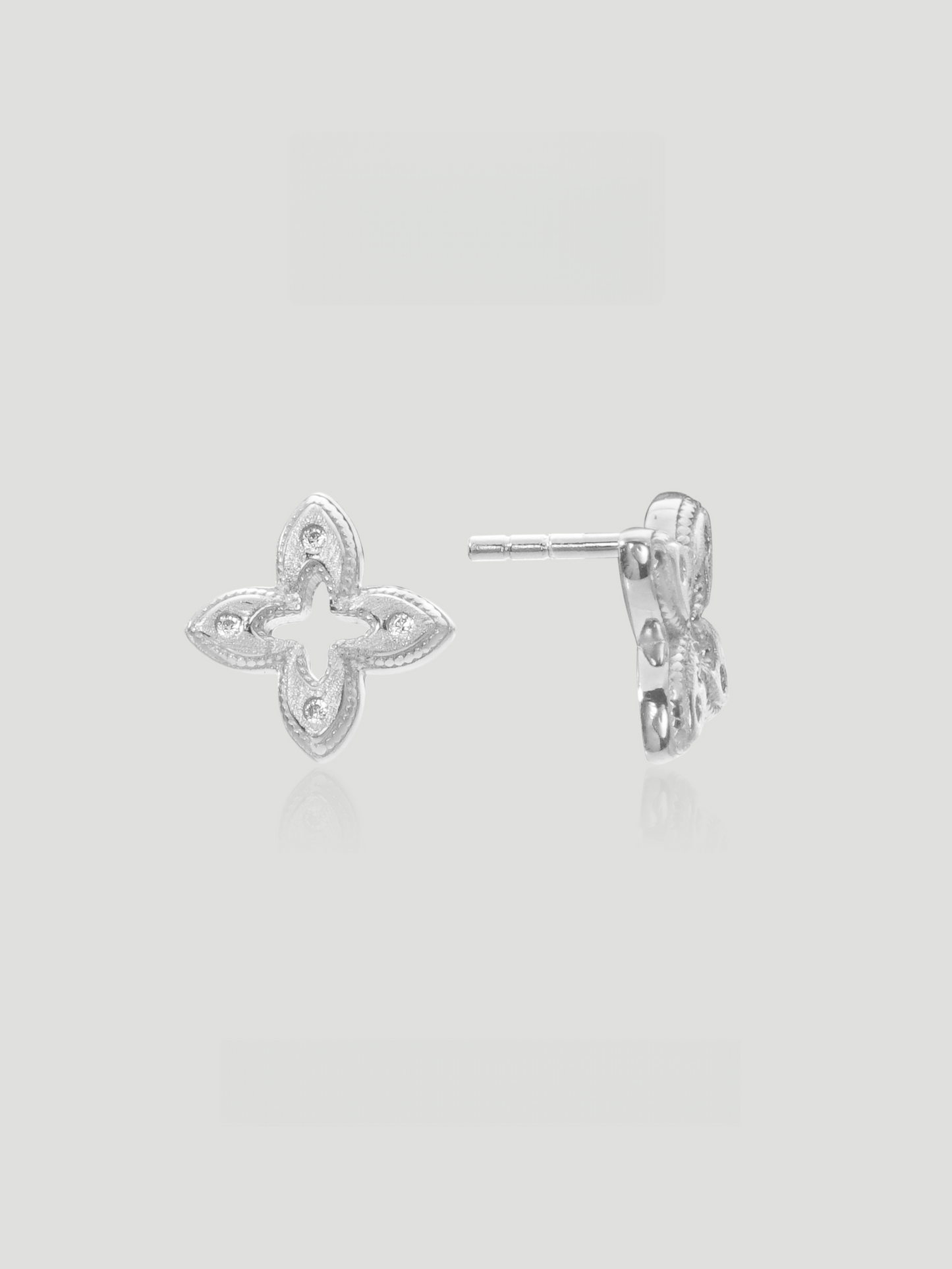 Éclat Clover Stud Earrings