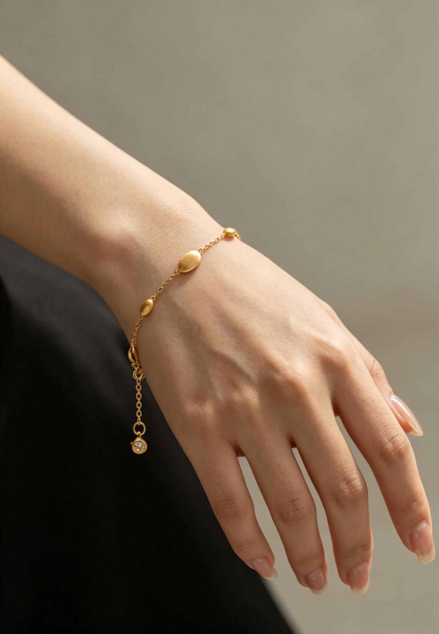 Elara Oval Bracelet