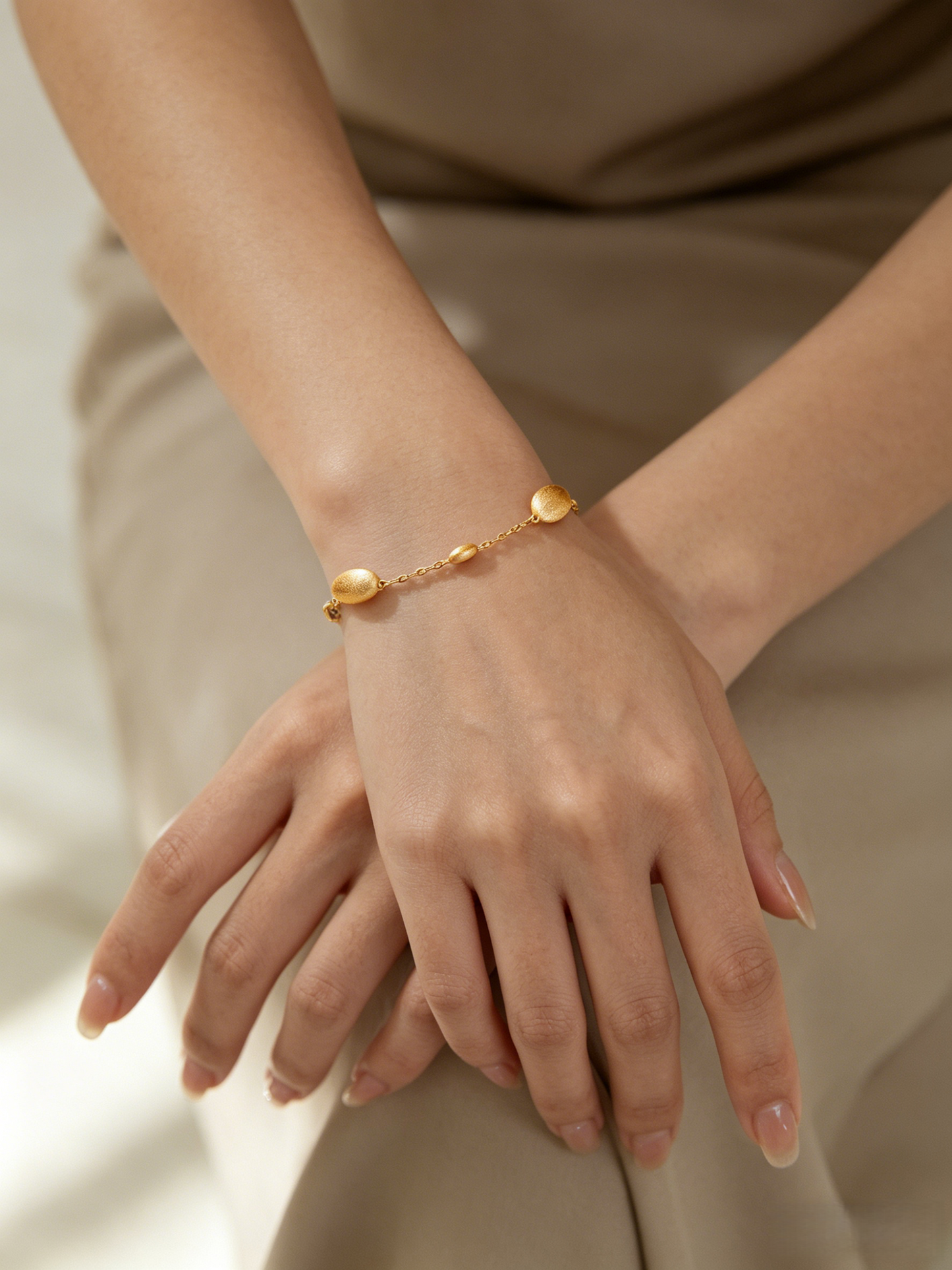 Elara Oval Bracelet