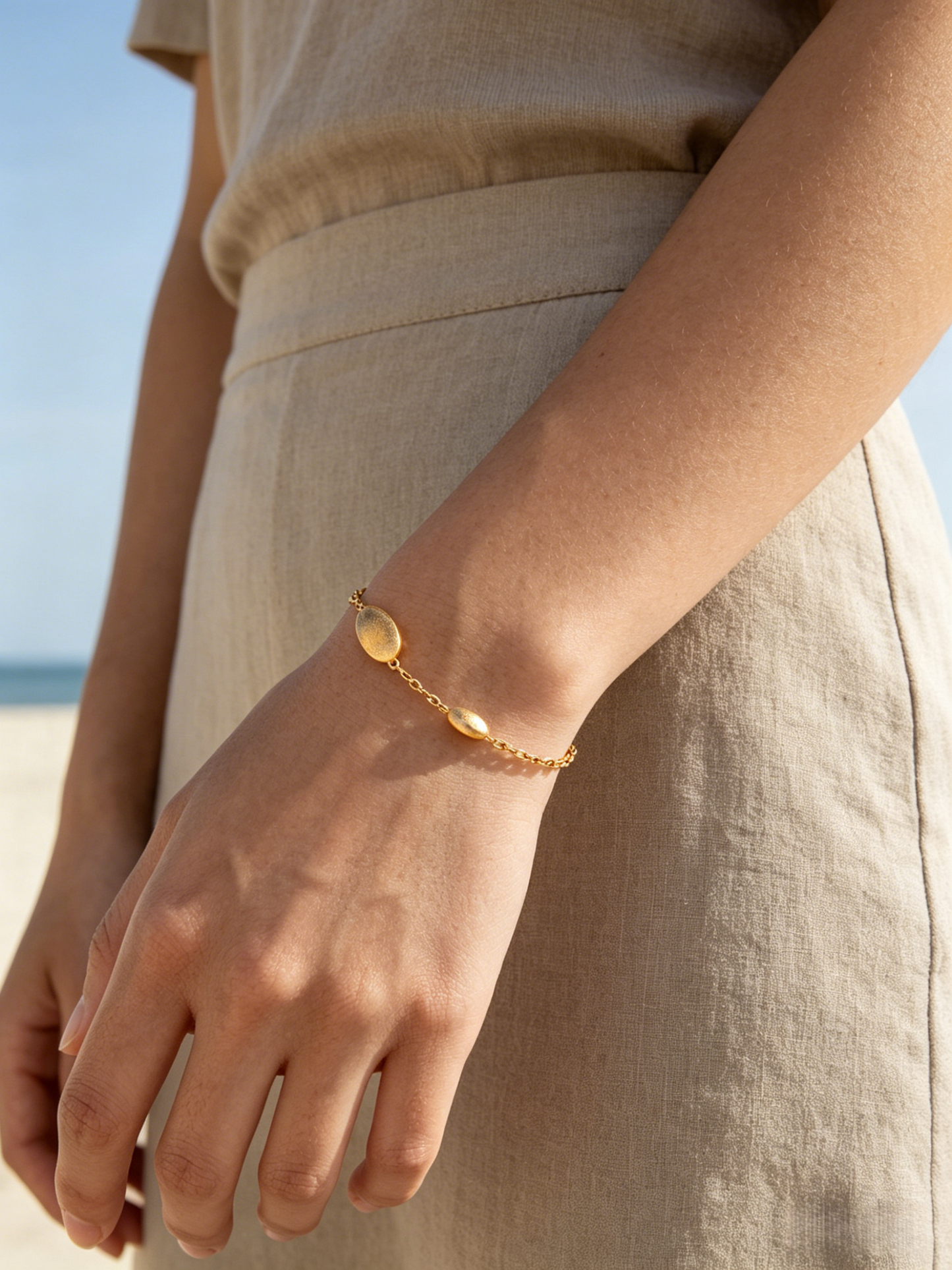 Elara Oval Bracelet