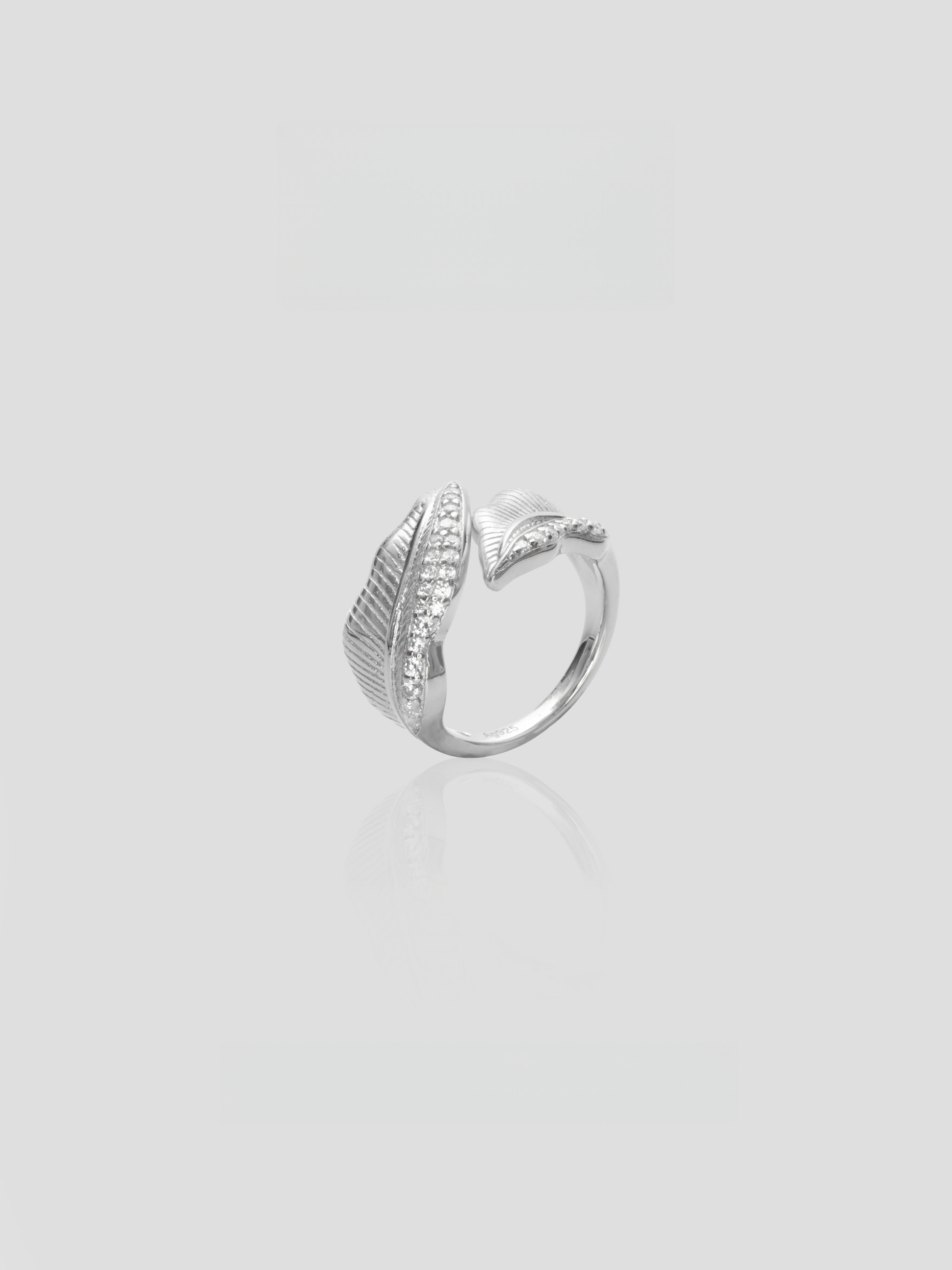 CARV. silver leaf open ring with layered leaf shape, pavé detail and sculptural band
