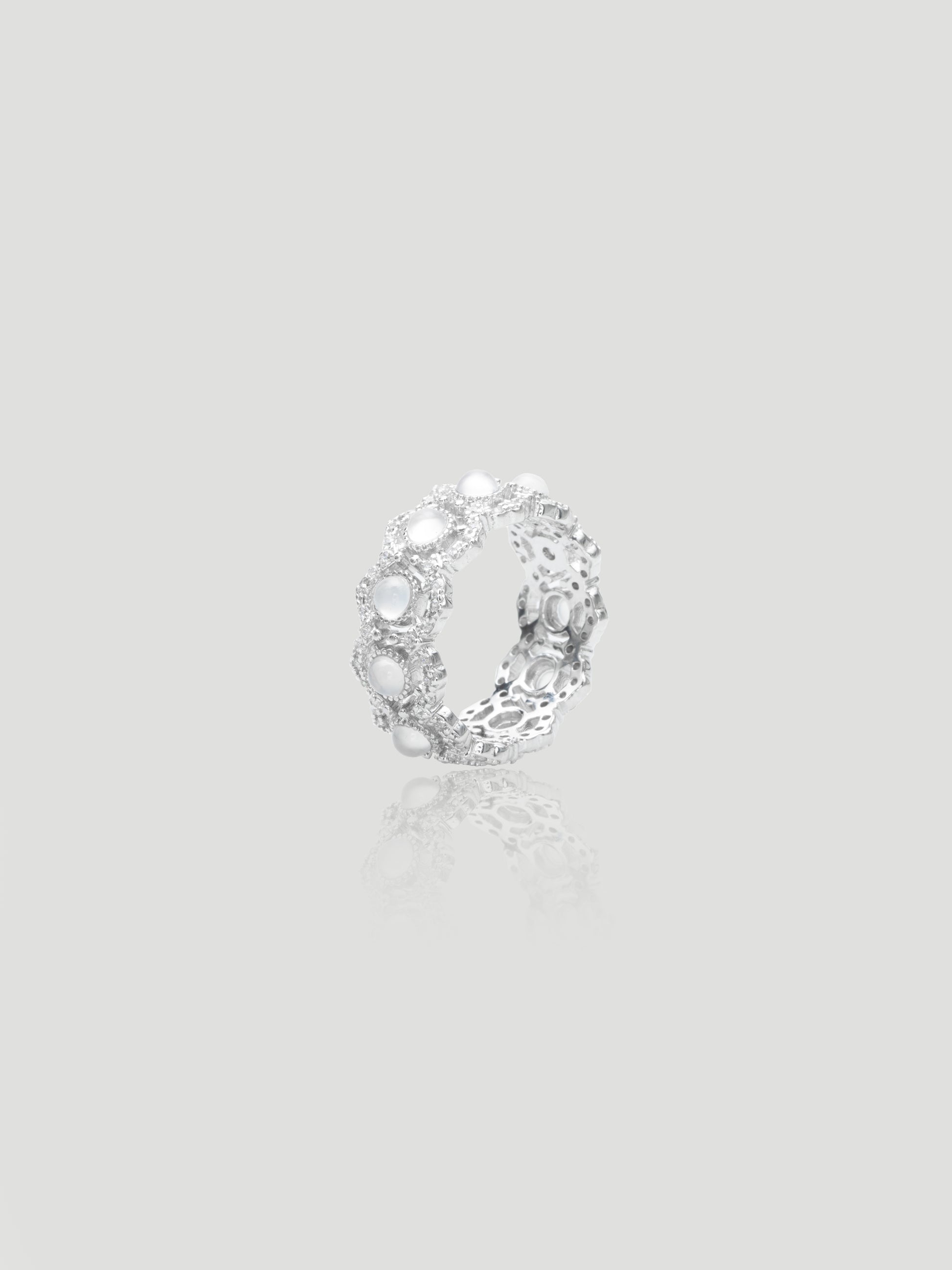 CARV. silver chalcedony cluster ring with translucent stone cabochons, openwork band and crystal accents