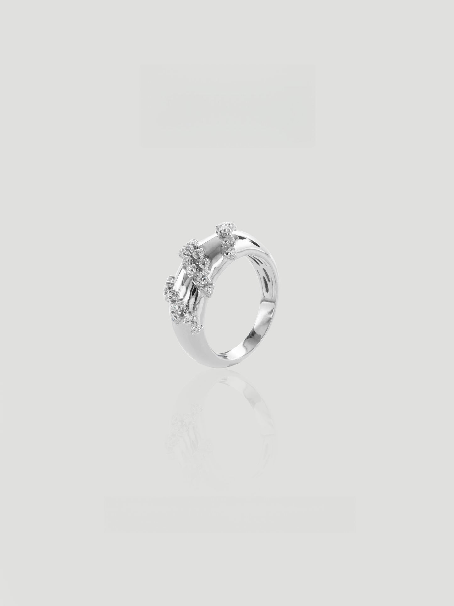Elara Cluster Ring